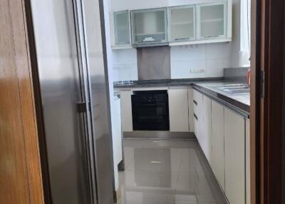 2 bed Condo in Millennium Residence Khlongtoei Sub District C020052