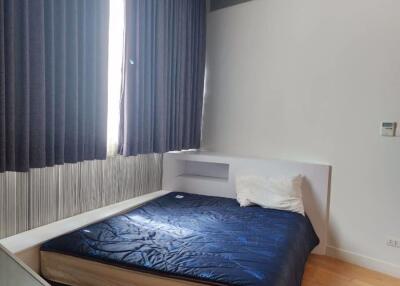 2 bed Condo in Millennium Residence Khlongtoei Sub District C020052