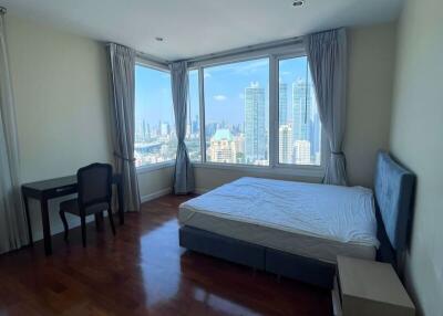 3 bed Condo in Siri Residence Khlongtan Sub District C020047