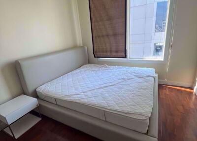 3 bed Condo in Siri Residence Khlongtan Sub District C020047