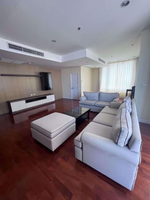 3 bed Condo in Siri Residence Khlongtan Sub District C020047