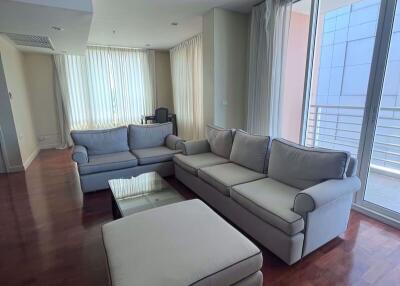 3 bed Condo in Siri Residence Khlongtan Sub District C020047