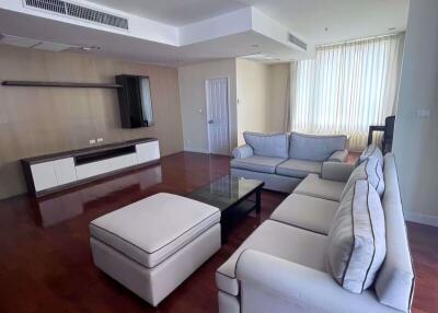 3 bed Condo in Siri Residence Khlongtan Sub District C020047