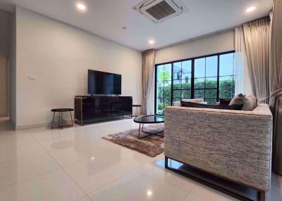 4 bed House in Nantawan Rama 9 - New Krungthepkretha Prawet Sub District H020025