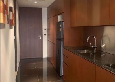 1 bed Condo in Hansar Rajdamri Lumphini Sub District C020008