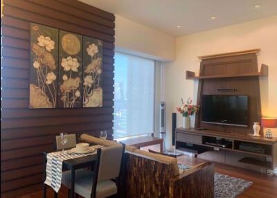 1 bed Condo in Hansar Rajdamri Lumphini Sub District C020008