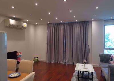 2 bed Condo in 49 Plus Khlong Tan Nuea Sub District C019975