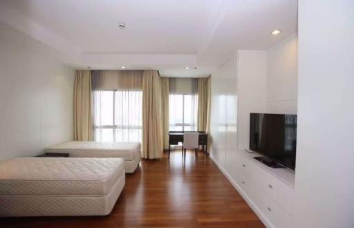 4 bed Duplex in Royal Residence Park Lumphini Sub District D019935