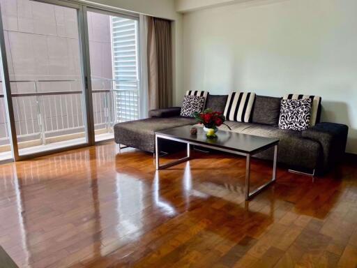 2 bed Condo in Baan Sukhumvit 14 Khlongtoei District C019901