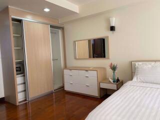 2 bed Condo in Baan Sukhumvit 14 Khlongtoei District C019901