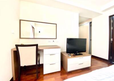 2 bed Condo in Baan Sukhumvit 14 Khlongtoei District C019901