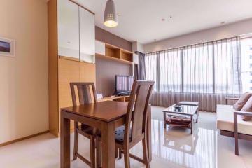 1 bed Condo in The Emporio Place Khlongtan Sub District C019881