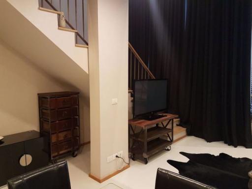 1 bed Duplex in The Emporio Place Khlongtan Sub District D019856