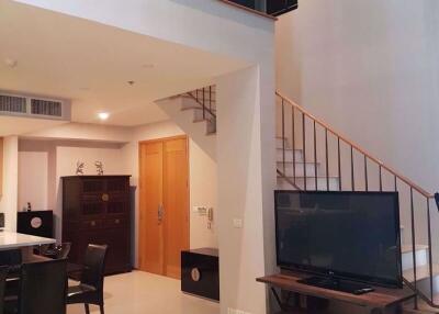 1 bed Duplex in The Emporio Place Khlongtan Sub District D019856