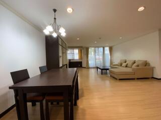 2 bed Condo in Supalai Place Condominium Khlong Tan Nuea Sub District C019853