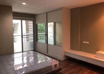 2 bed Condo in The Room Sukhumvit 79 Phrakhanongnuea Sub District C019840