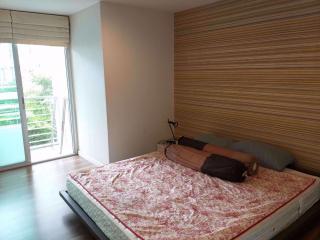 2 bed Condo in The Room Sukhumvit 79 Phrakhanongnuea Sub District C019839