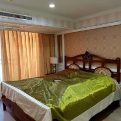 3 bed Condo in Floraville Suanluang District C019823