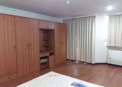 2 bed Condo in Supalai Place Condominium Khlong Tan Nuea Sub District C019808