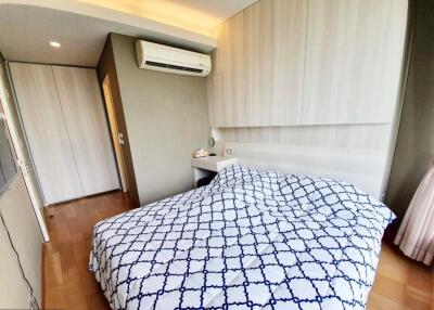 2 bed Condo in The Lumpini 24 Khlongtan Sub District C019789