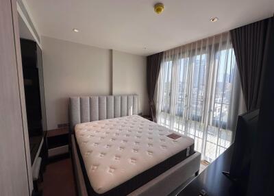 2 bed Condo in The Reserve Sukhumvit 61 Khlong Tan Nuea Sub District C019755