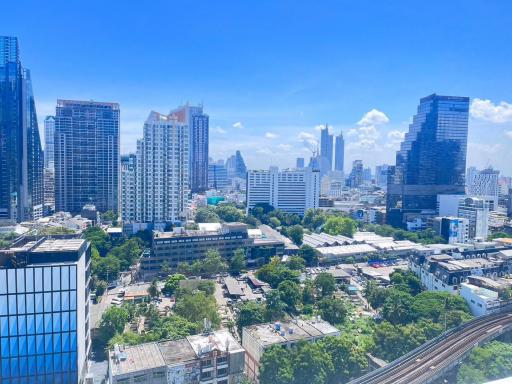 3 bed Condo in Diamond Tower Silom Sub District C019743