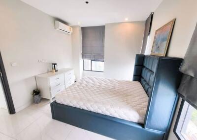 3 bed Condo in C Ekkamai Khlong Tan Nuea Sub District C019736