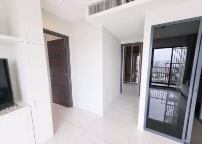 3 bed Condo in C Ekkamai Khlong Tan Nuea Sub District C019736