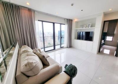 3 bed Condo in C Ekkamai Khlong Tan Nuea Sub District C019736