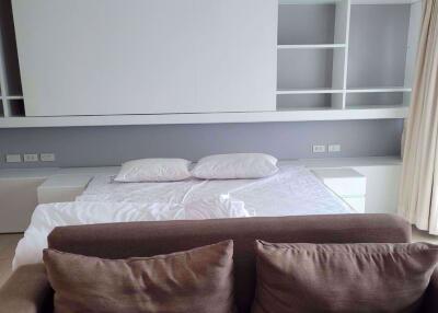 Studio bed Condo in Noble Remix Khlongtan Sub District C019718