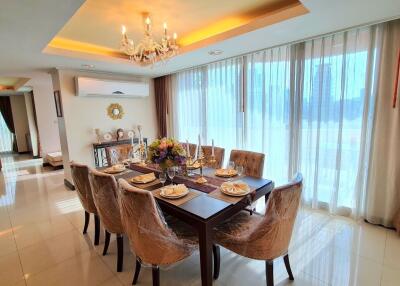 4 bed Penthouse in Piyathip Place Khlong Tan Nuea Sub District P019709