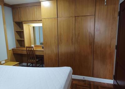 2 bed Condo in 49 Suite Khlong Tan Nuea Sub District C019614