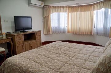 2 bed Condo in Baan Suanpetch Khlong Toei Nuea Sub District C019579