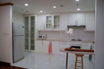 2 bed Condo in Baan Suanpetch Khlong Toei Nuea Sub District C019579