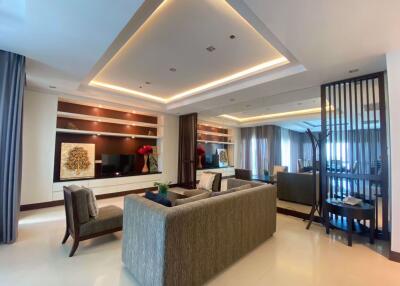 3 bed Condo in Royal Residence Park Lumphini Sub District C019578