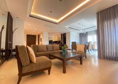 3 bed Condo in Royal Residence Park Lumphini Sub District C019578