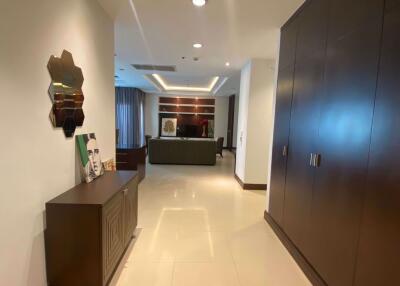 3 bed Condo in Royal Residence Park Lumphini Sub District C019578