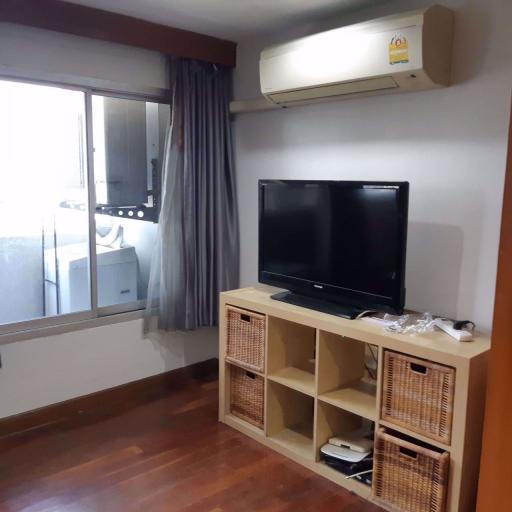 1 bed Condo in First Tower Khlong Toei Nuea Sub District C019576