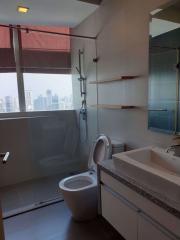 3 bed Condo in Millennium Residence Khlongtoei Sub District C019561