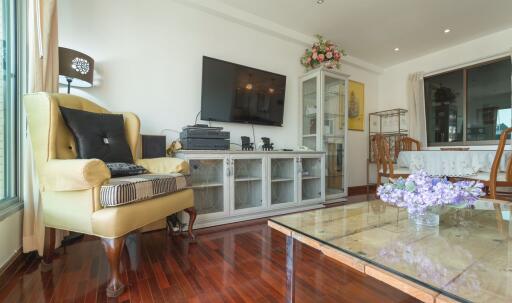2 bed Condo in Navin Court Pathum Wan District C019559