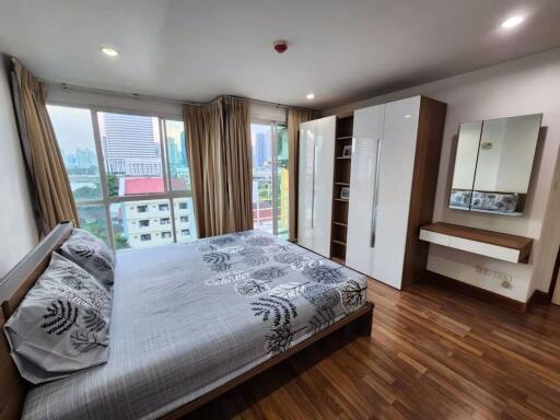 2 bed Condo in PG Rama IX Huai Khwang Sub District C019557