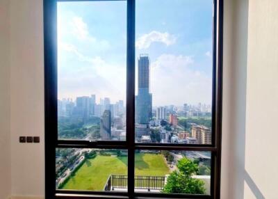 3 bed Condo in MUNIQ Langsuan Pathum Wan District C019552