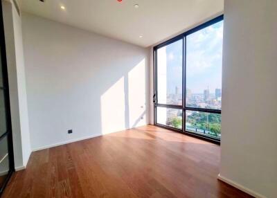 3 bed Condo in MUNIQ Langsuan Pathum Wan District C019552