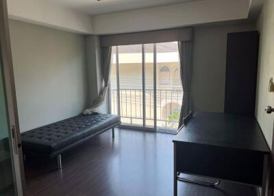 2 bed Condo in Baan Rom Yen Phrakhanongnuea Sub District C019540