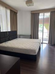 2 bed Condo in Baan Rom Yen Phrakhanongnuea Sub District C019539