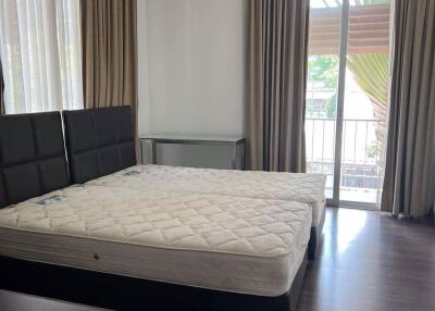 2 bed Condo in Baan Rom Yen Phrakhanongnuea Sub District C019539