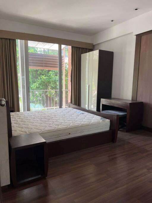 2 bed Condo in Baan Rom Yen Phrakhanongnuea Sub District C019539