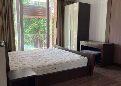 2 bed Condo in Baan Rom Yen Phrakhanongnuea Sub District C019539