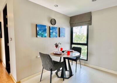 2 bed Condo in 59 Heritage Khlong Tan Nuea Sub District C019530