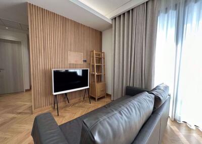 2 bed Condo in The Lumpini 24 Khlongtan Sub District C019522